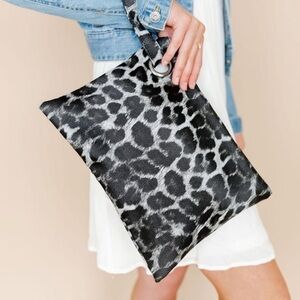 Trendy Clutch Large Wristlet Leopard Black 1621